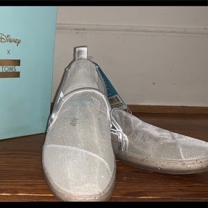 Toms x Disney Cinderella slip on